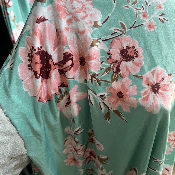 Floral Maternity Maxi Dress NWOT - Picture 3 of 4